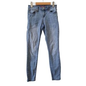 GUESS Women’s Skinny Jeans Light Wash Stretch Denim – Size 25 (EU 53 / UK 27)